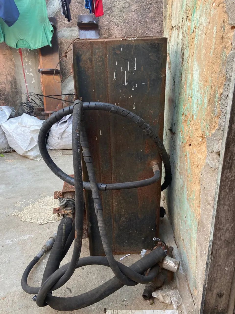 Tanque hidráulico e bomba com Cardan - Peças para caminhões - Montese,  Fortaleza 1461764424 | OLX