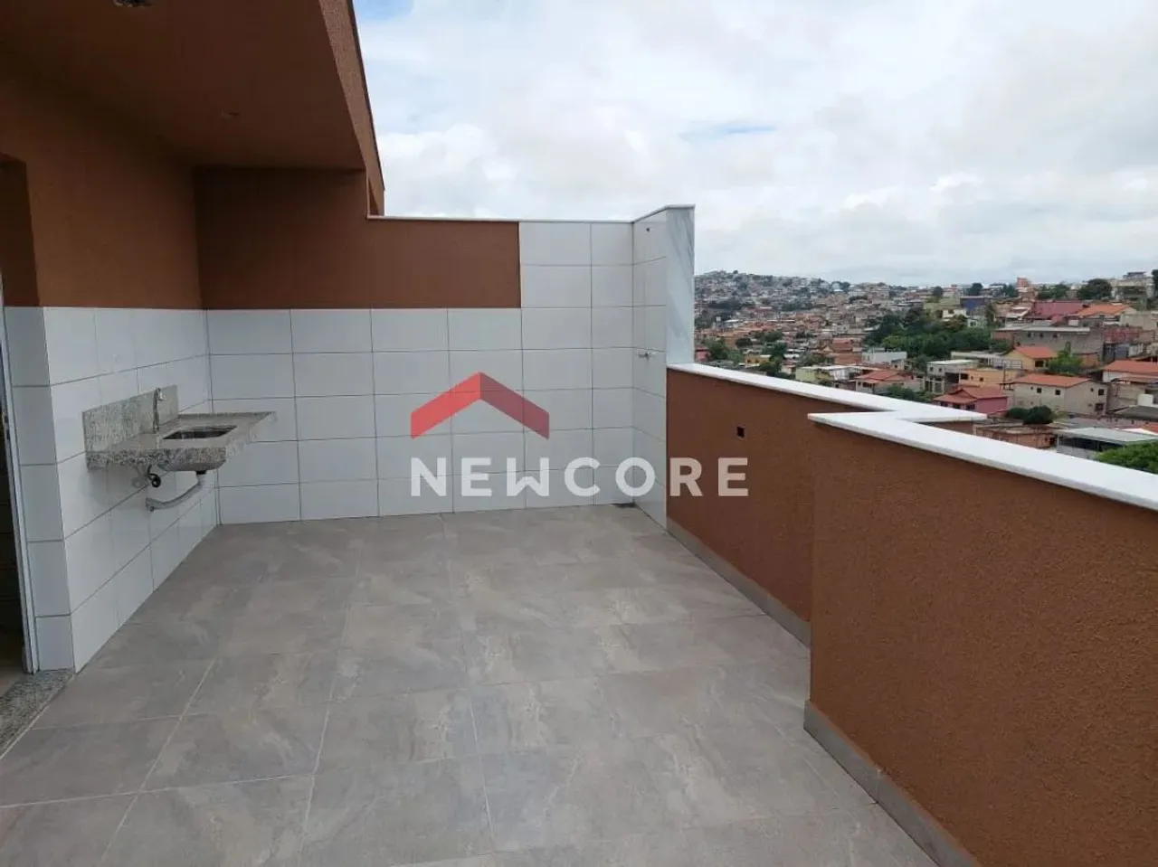 Cobertura em Rua Altinópolis - Piratininga (Venda Nova) - Belo Horizonte/MG