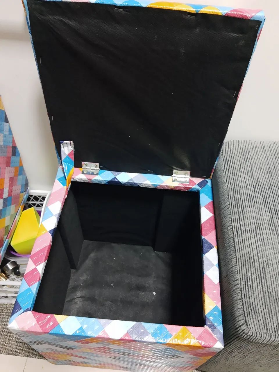 Puffs porta objetos Romero Britto - NOVO - Foto 3