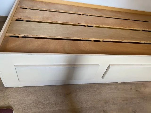 Cama de solteiro de madeira maciça com duas gavetas - Foto 2