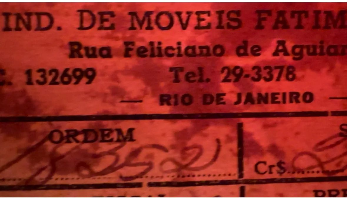 Buffet de madeira anos 50/60 com portas deslizantes - Foto 3