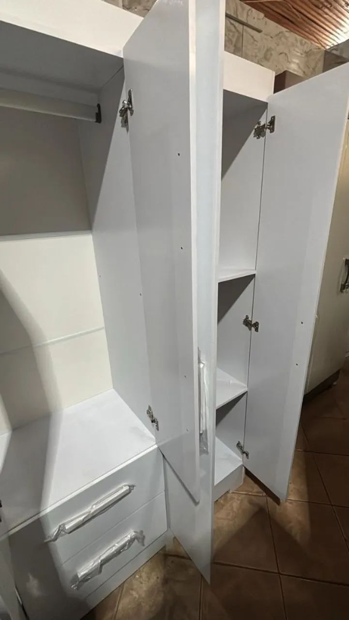 Guarda-Roupas Branco 6 Portas - Foto 4
