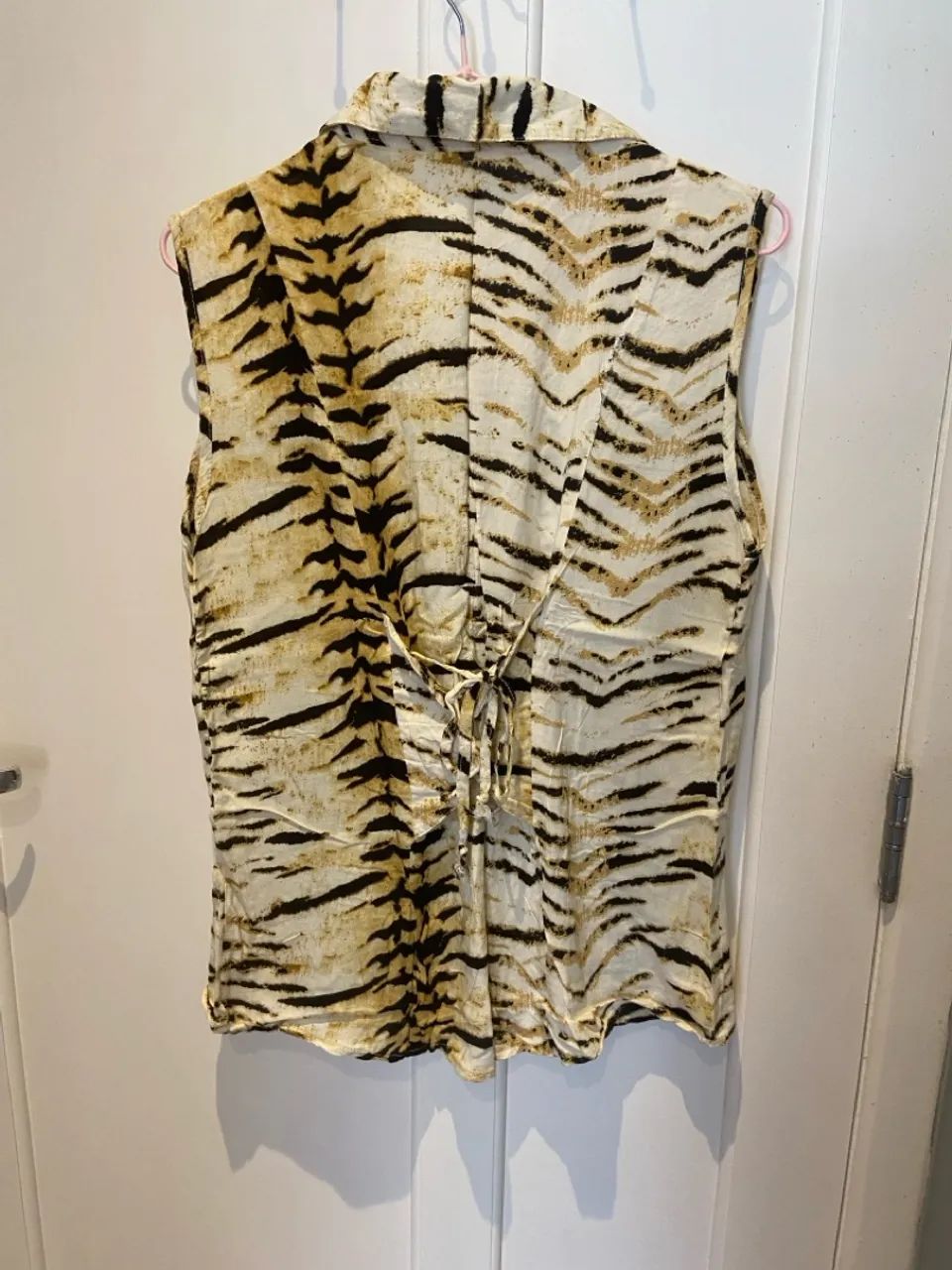 Blusa com estampa de onça - Foto 2