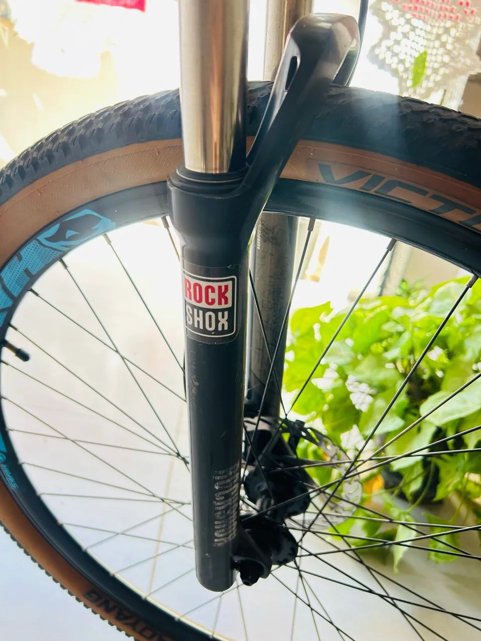 Bicicleta (shimano deore +suspensão rock shock) - Foto 4