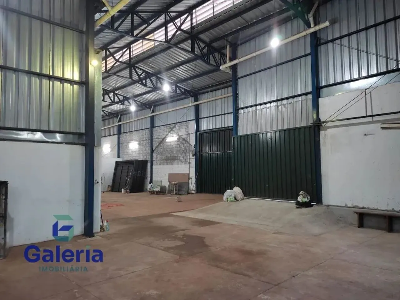 Galpão comercial para alugar, 527m² - Jardim Castelo Branco