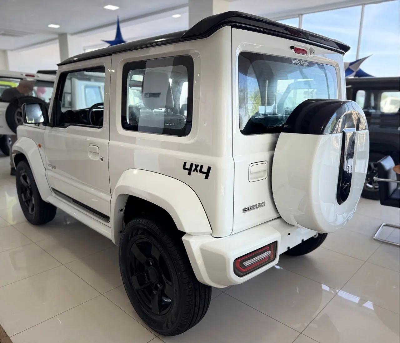 Jimny Sierra 4Style 2025 - 0km - Douglas 9 8 3 3 2 8 7 1 1  - Foto 4