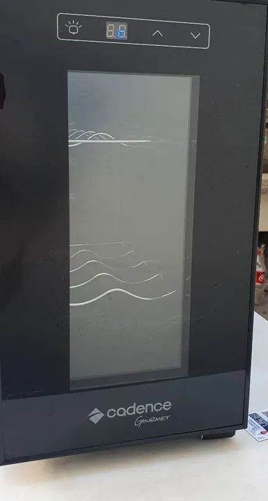 Vendo adega de Vinho