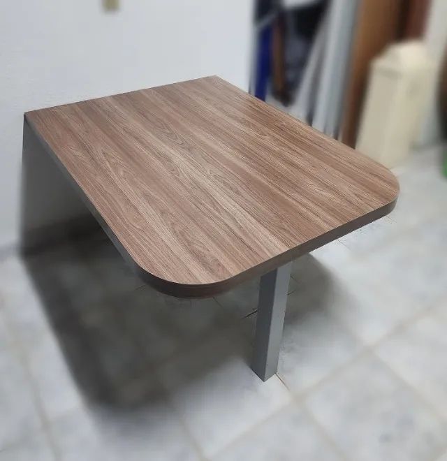 Mesa de Escritório Amadeirada de Parede