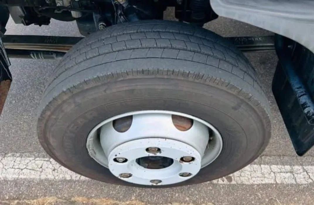 Accelo 1016 Baú Seco Ano 2014 - Foto 8