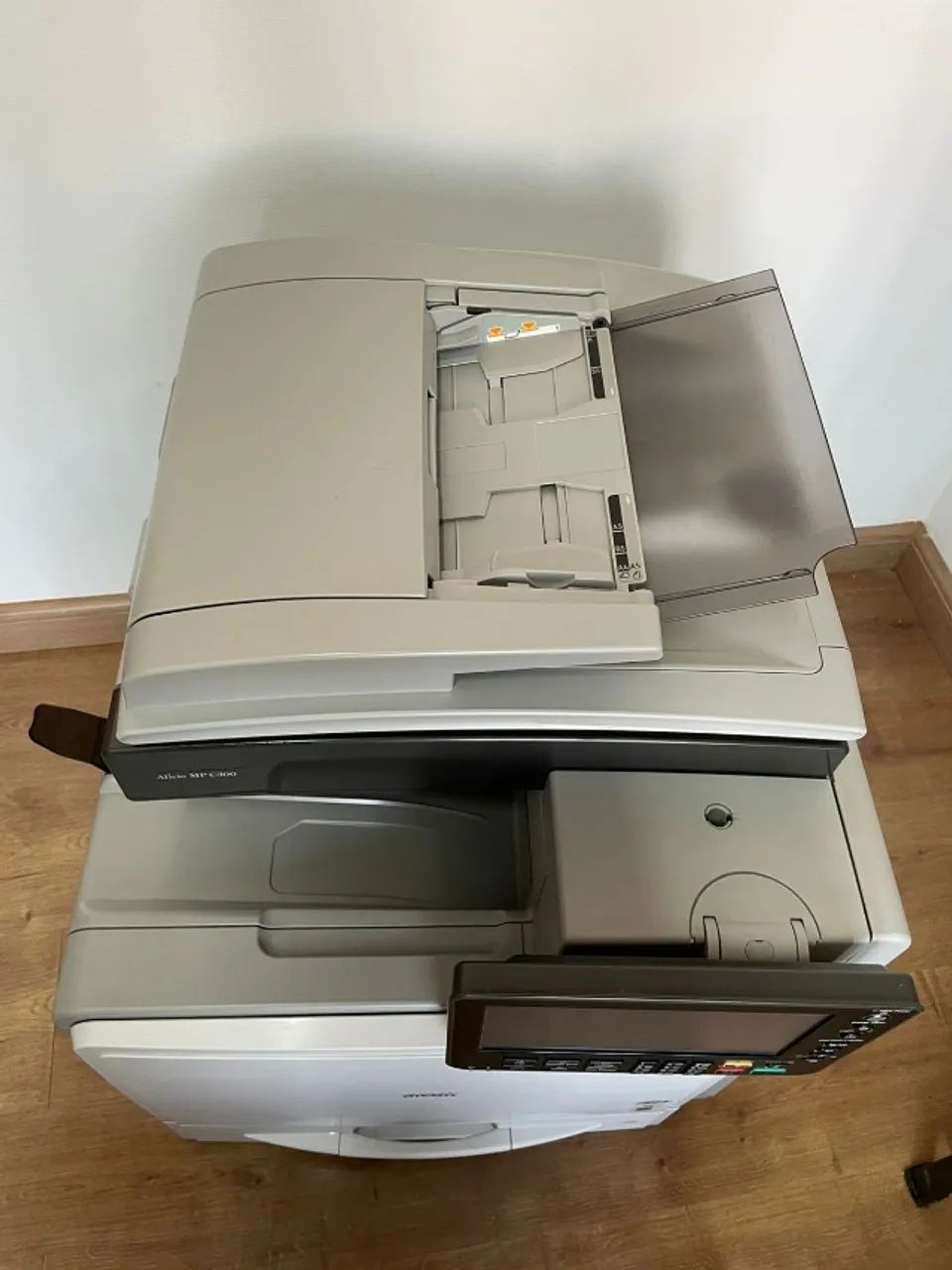 Impressora Ricoh MP C30064312829877761122