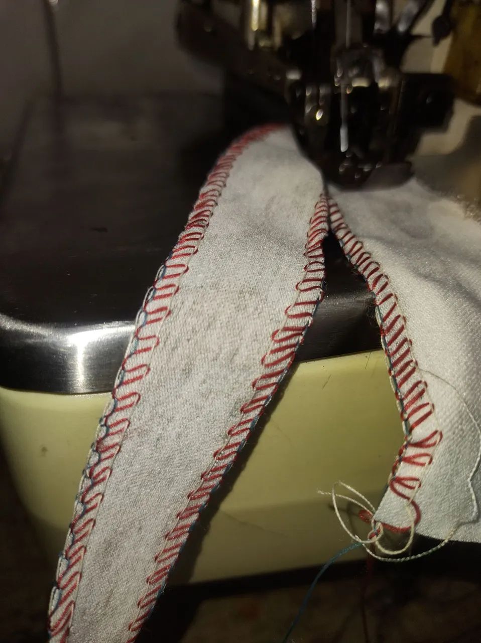 Máquina de Costura Overlock Fenix. 1.200 reais - Foto 4