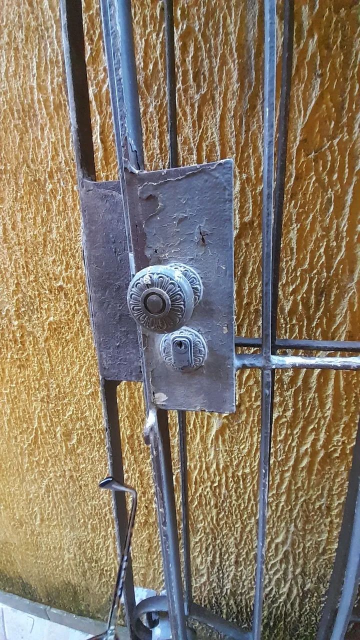 Portao de ferro antigo - Foto 2