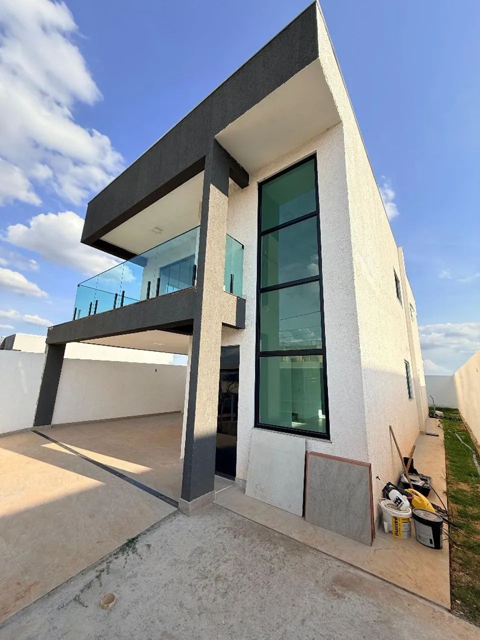 Belo sobrado com 5 quartos - Residencial Villa Suiça 