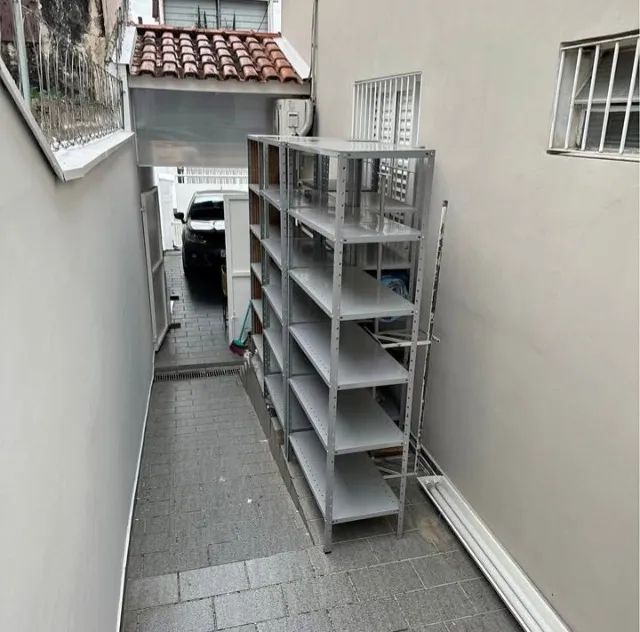 Prateleiras seminovas 