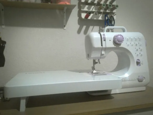 Máquina de Costura Lanmax 12 pontos c/ Mesa
