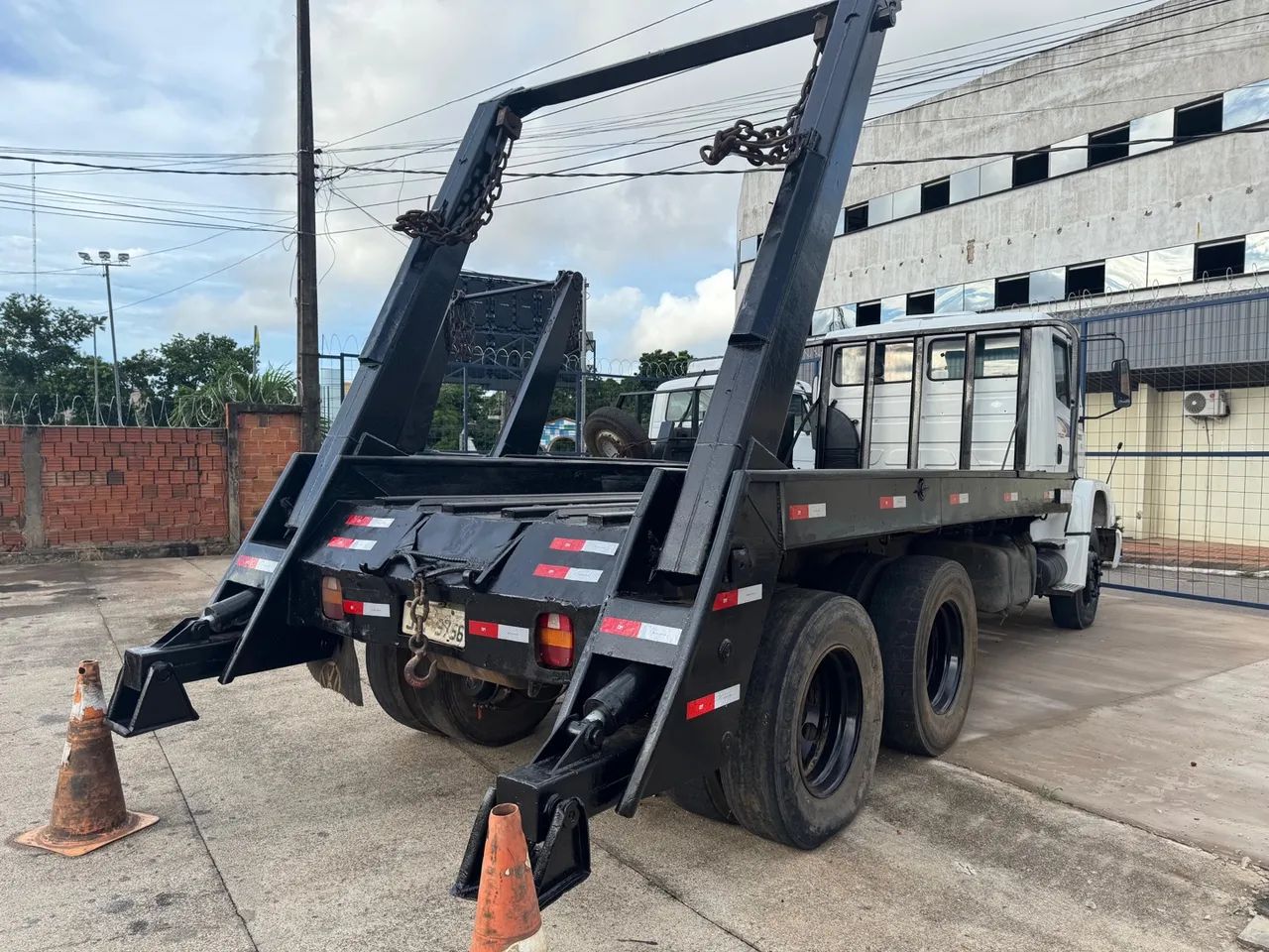 Caminhão Mercedes Benz 1620 - 2006 - Foto 4