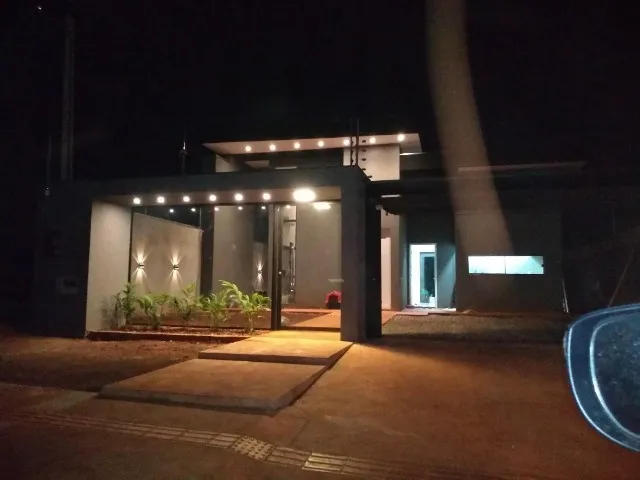 Casa moderna e espaçosa