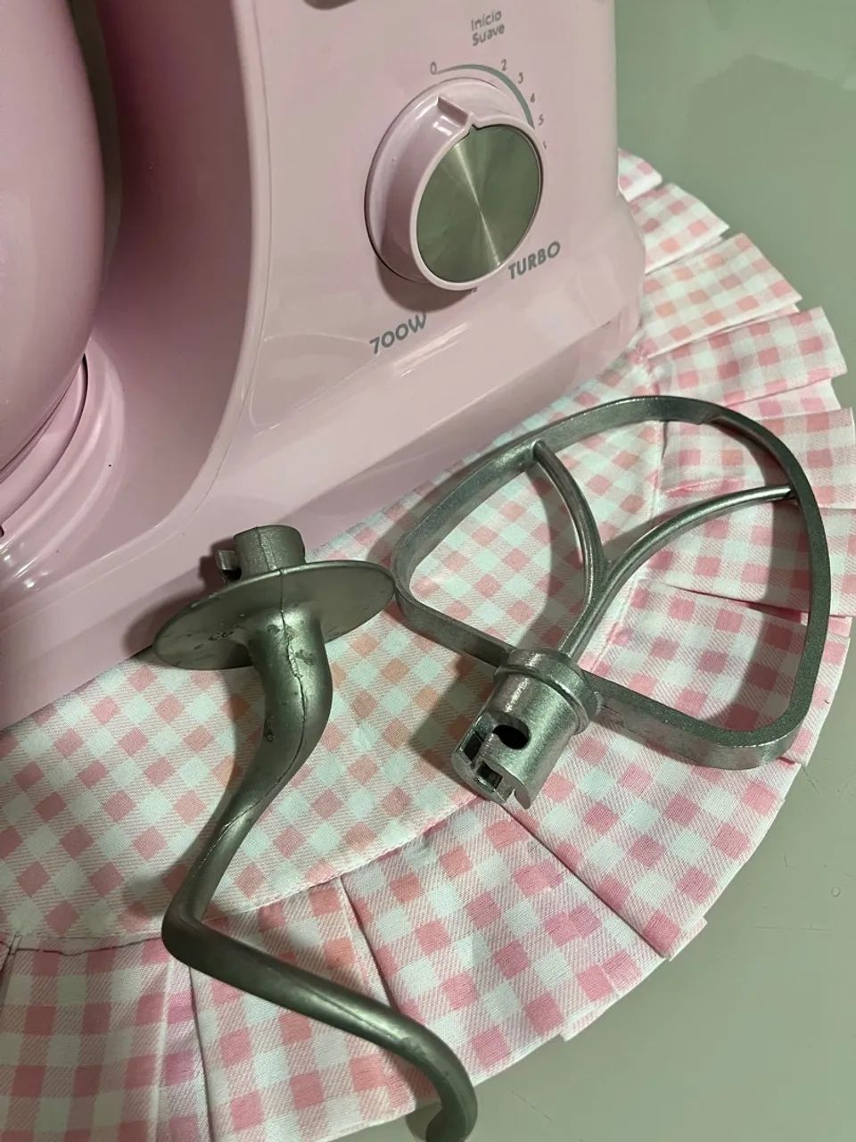 Batedeira Rosa com Batedores