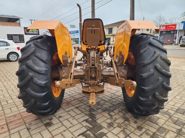 Trator Agrícola Valmet 65, Ano 1980, Pintura Nova. - Foto 6