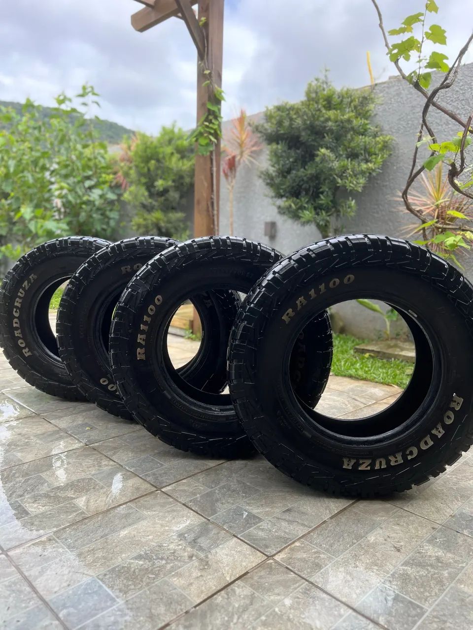 RoadCruza RA1100 All-Terrain Tire 285/70R17