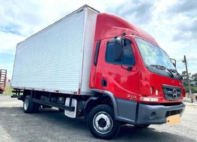 Mercedes-Benz Accelo 815 - Ano 2015 | Baú Carga Seca 6m x 2,50m