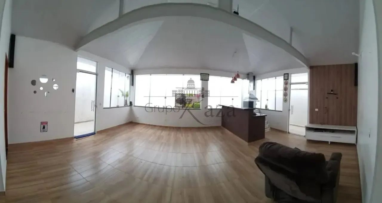 Casa Sobrado - Villa Branca - Jacareí - 3 Dormitórios - 200m².