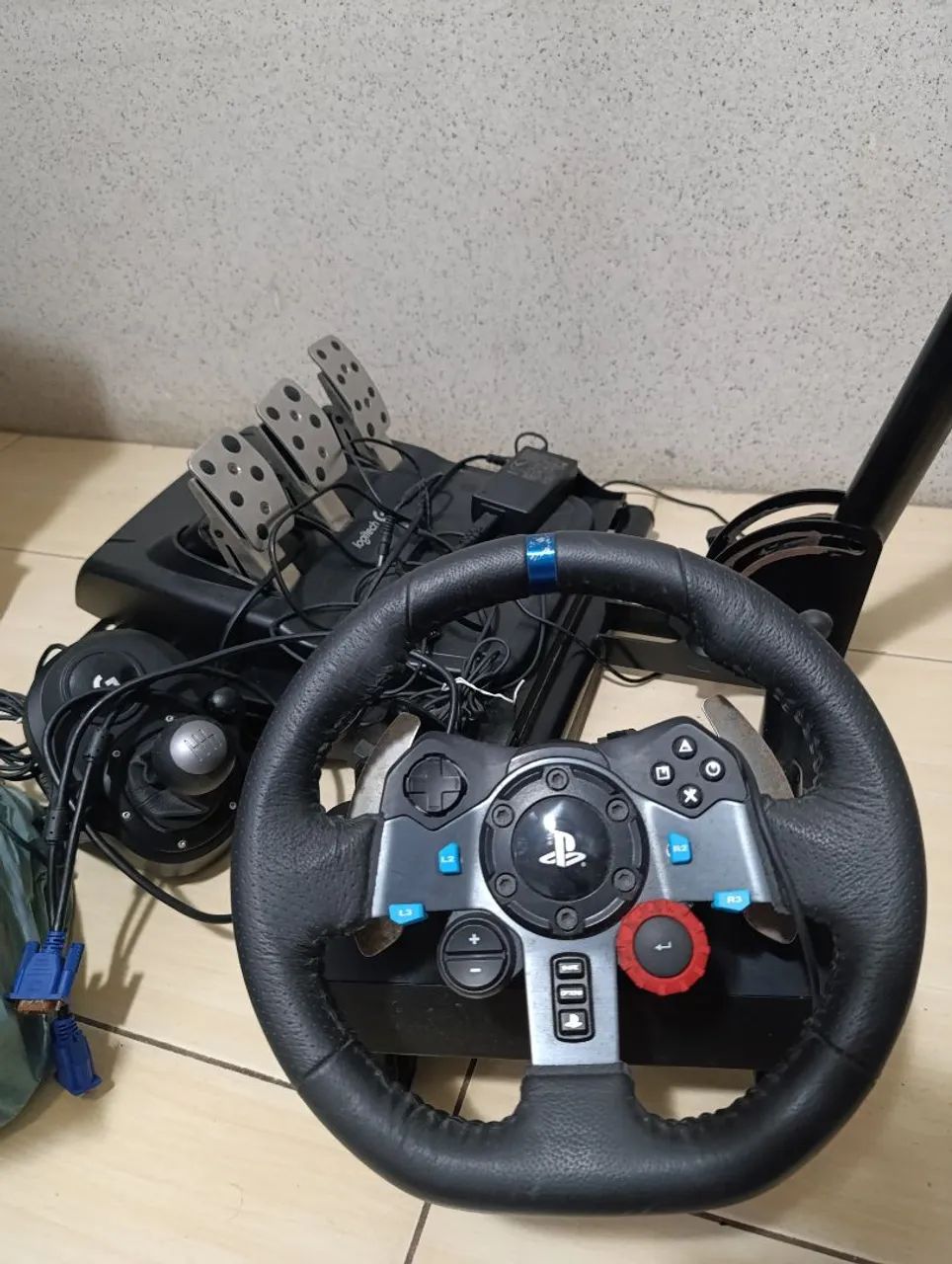 Volante Logitech G29 Driving Force para ps5, ps4, PS3 e PC + acessórios originais .