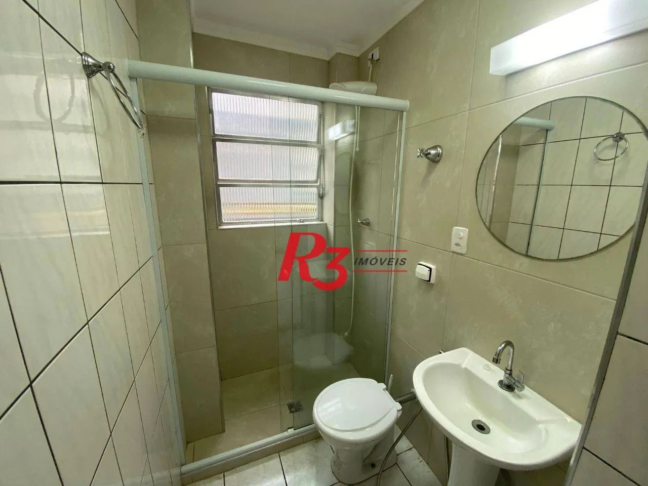 Kitnet para alugar a uma quadra da praia. - Foto 9