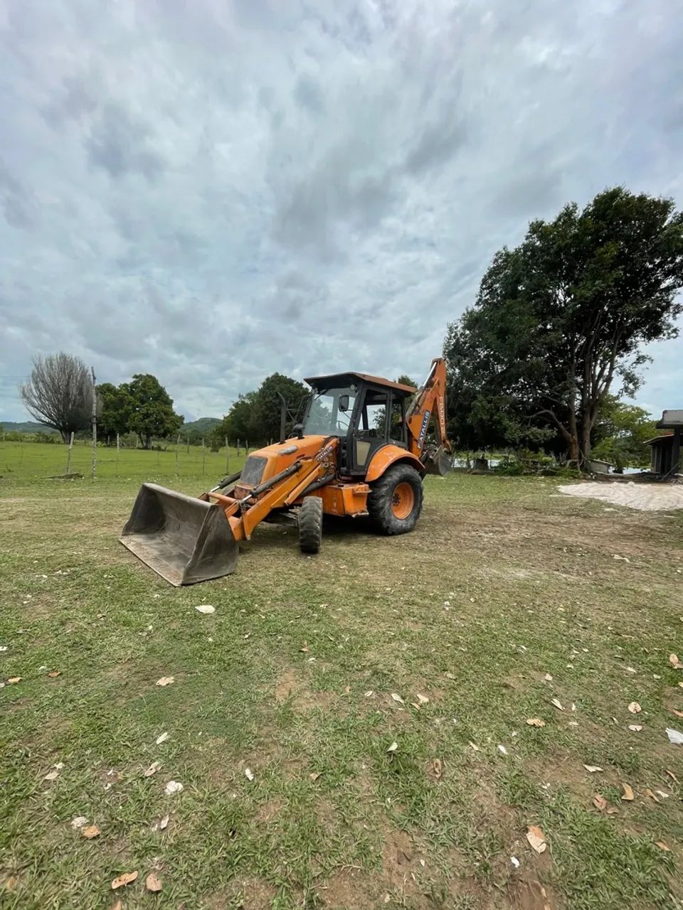 Retroescavadeira fiatallis 4x2 