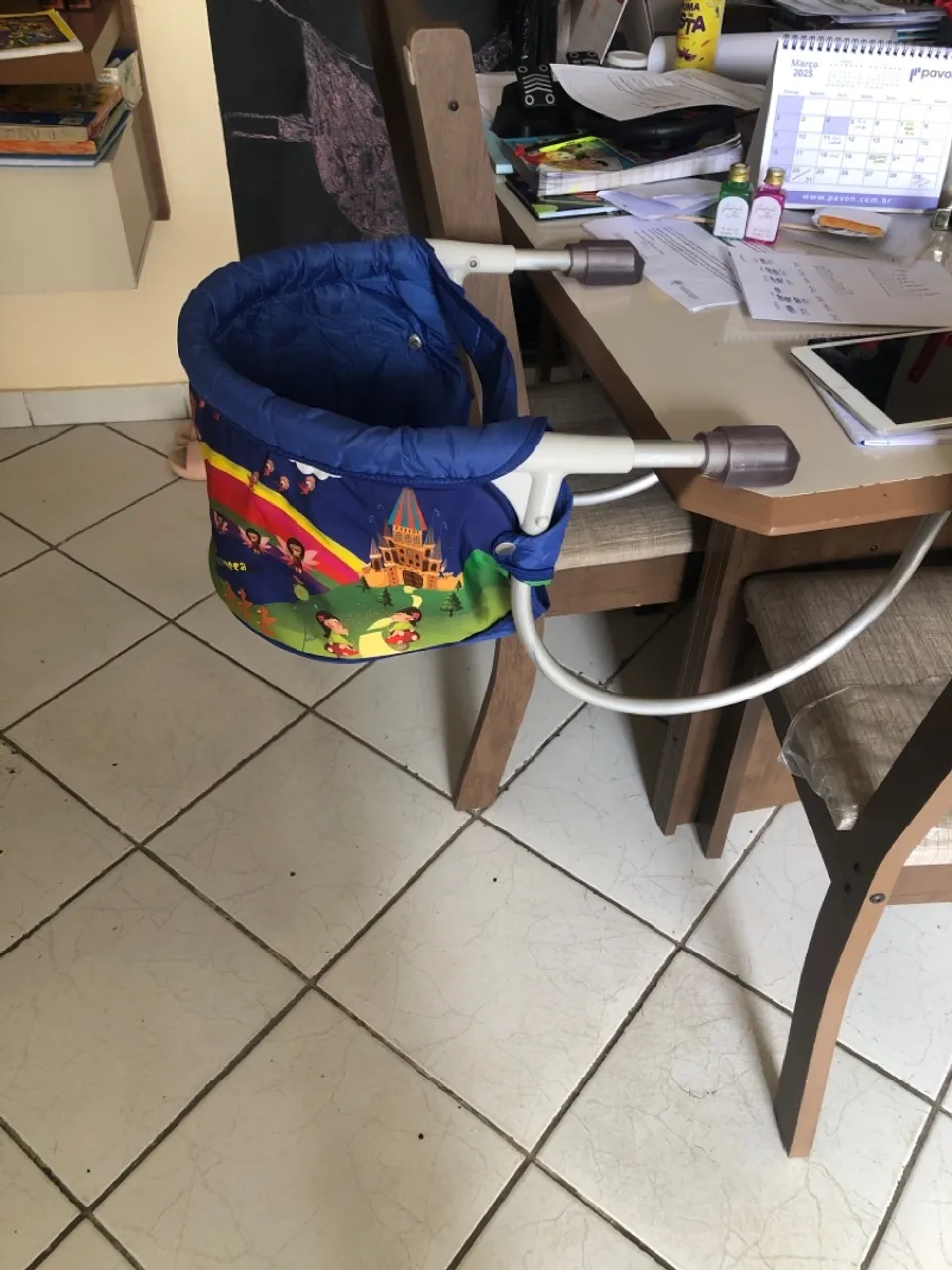 Cadeirinha de Alimentação para Bebê - Diversão e Segurança!