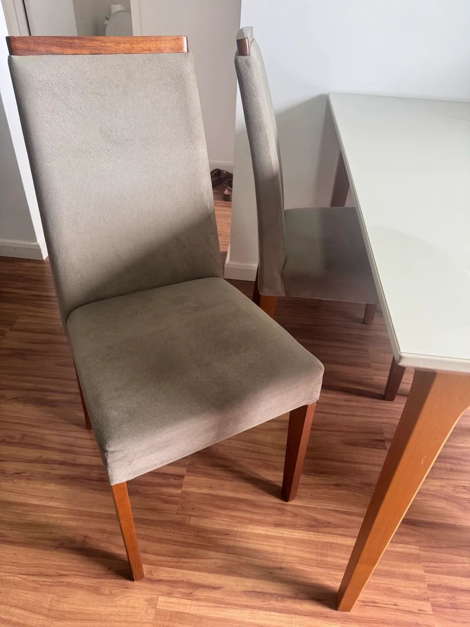 Mesa de jantar com quatro cadeiras 64276675408898123