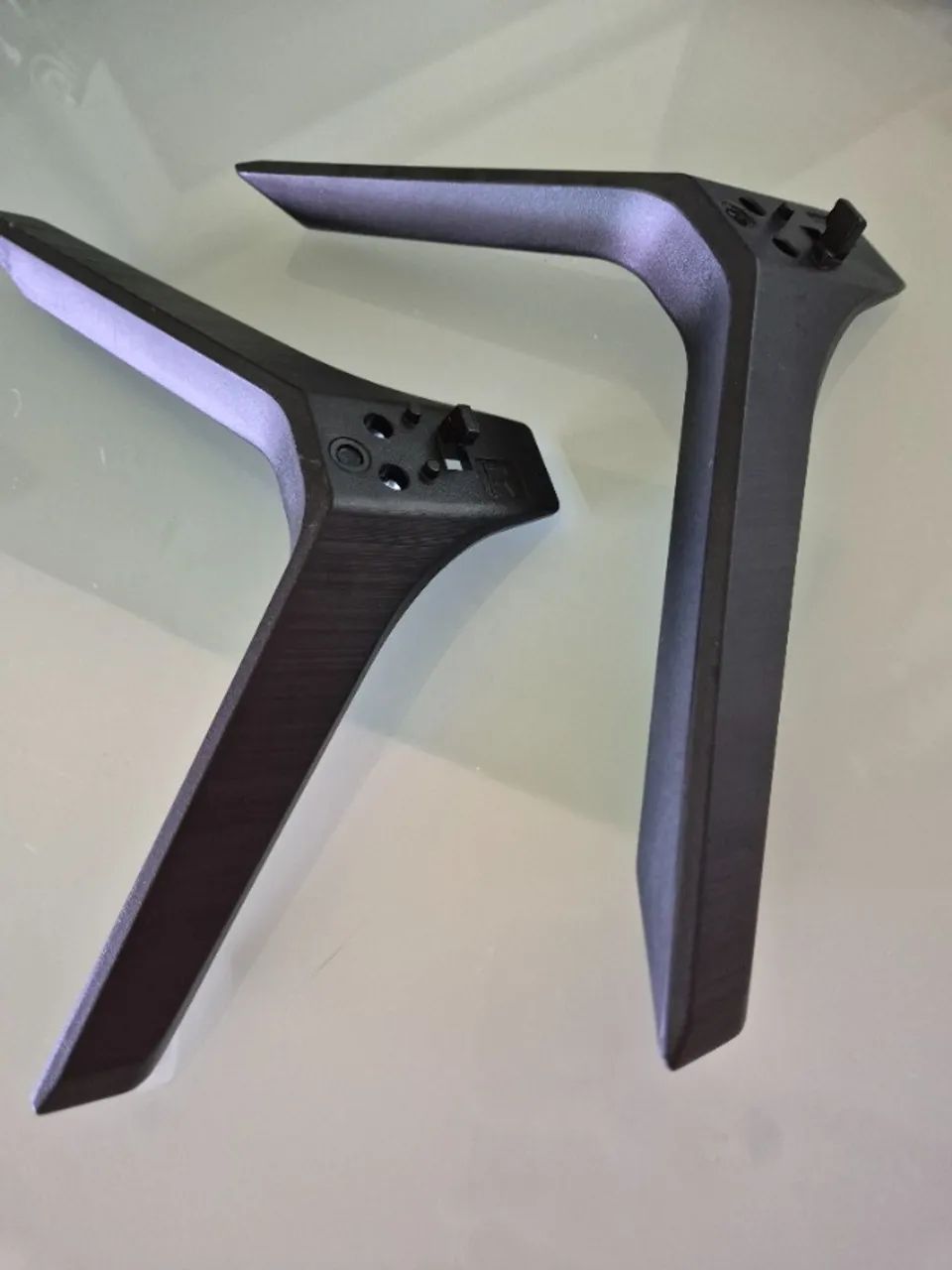 Base pedestal TV LG 43LV300C - Foto 3