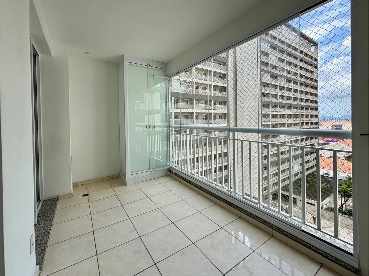 Aluga-se apartamento de 2 dormitórios c/ lazer completo 