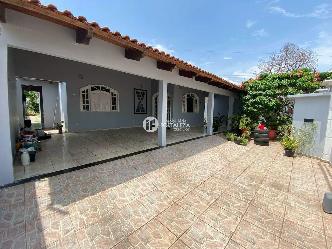 VENDO CASA 3 quartos, 2 suítes, 2 vagas, 605m² em Bosque - Rio Branco - AC