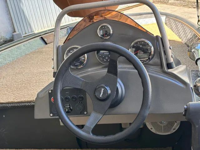 Oportunidade-Lancha 19 pés com motor Mercury 100 HP / 4 tempos 2024 nova - Foto 4