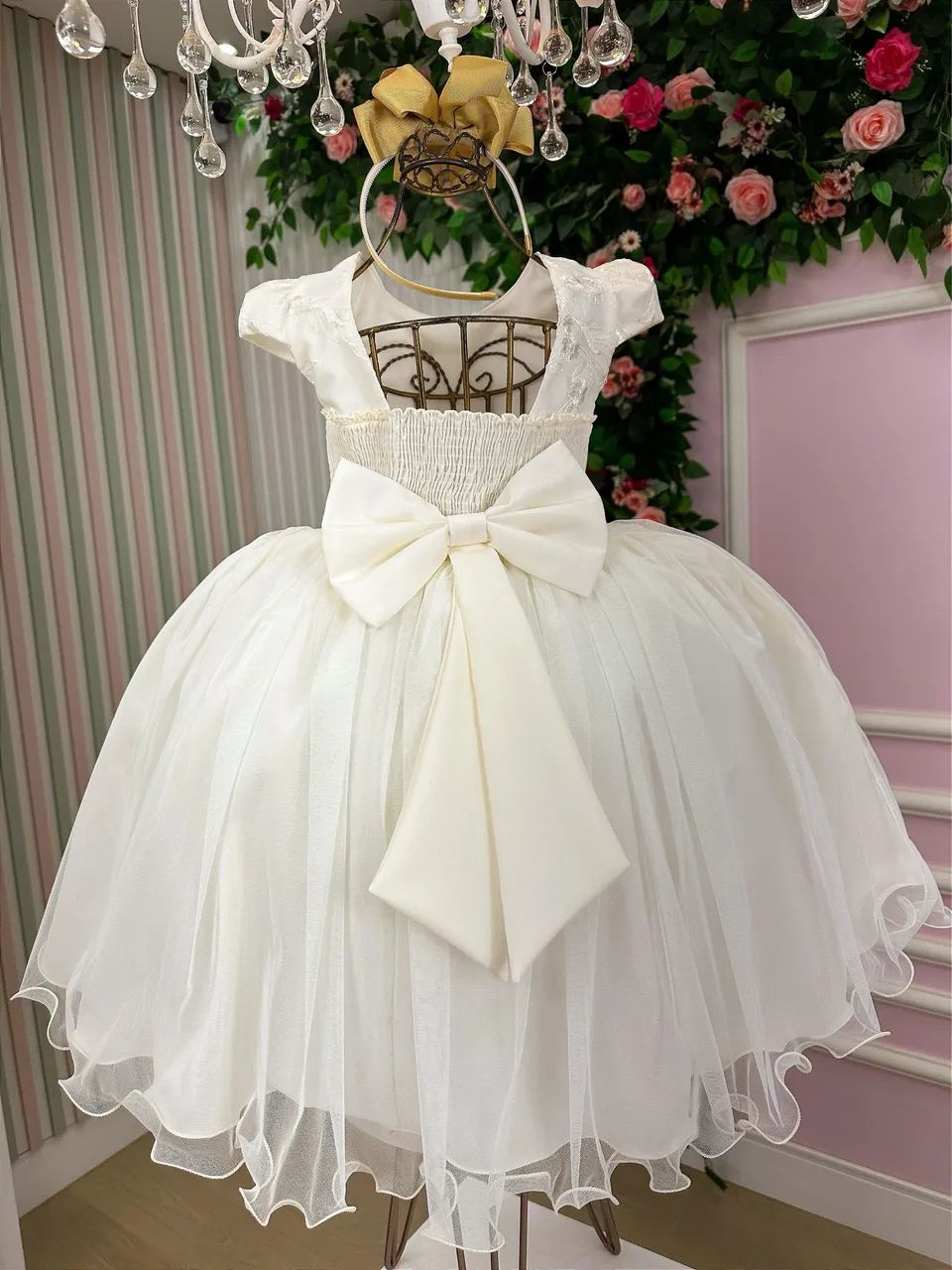 Vestidos Luxo com Apliques de Borboleta  - Foto 4