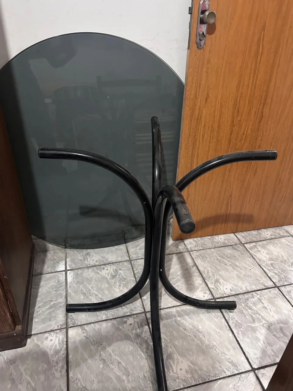 Mesa de centro com tampo de vidro 95cm  - Foto 4