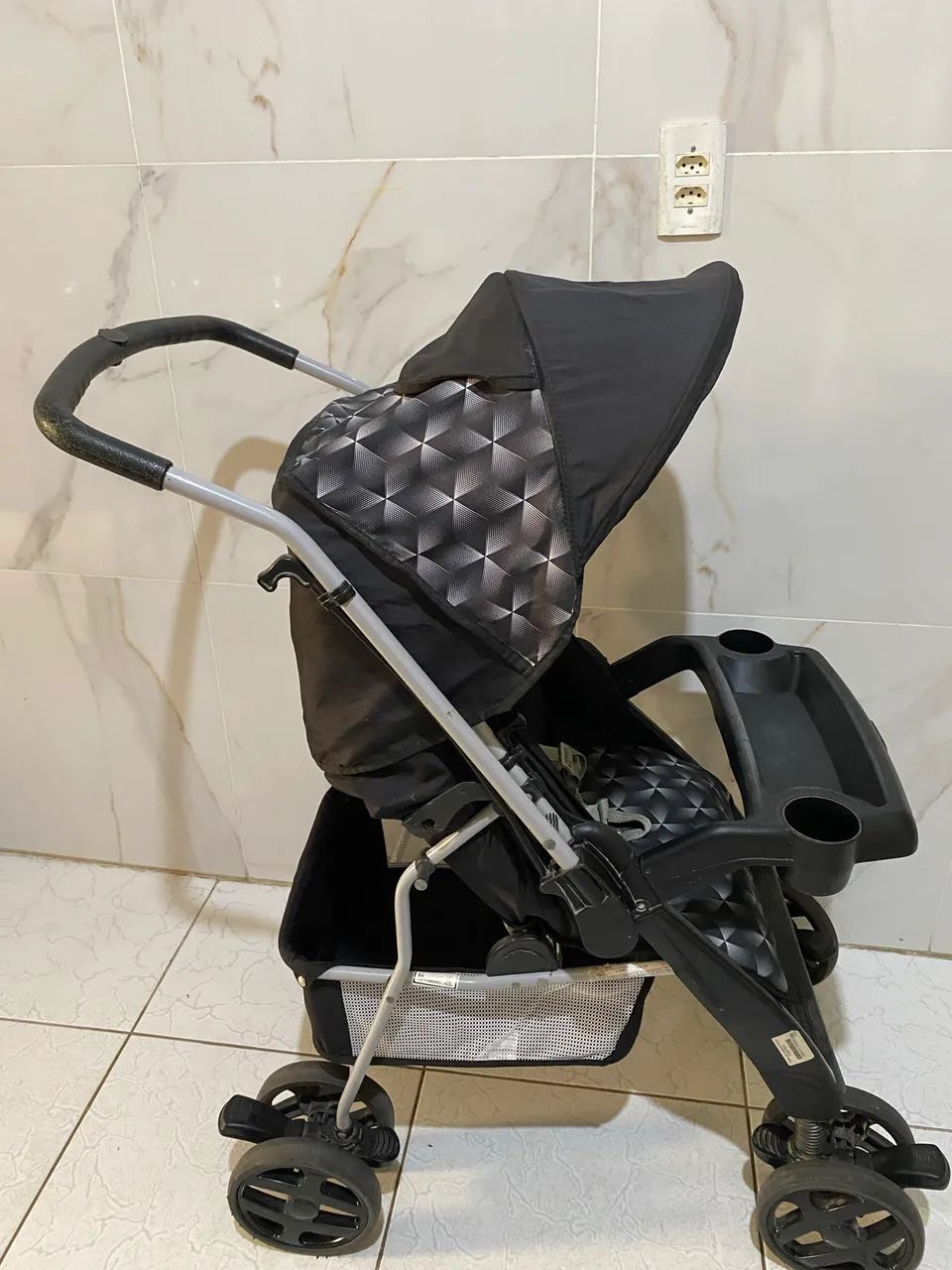 Vendo carinho de bebê 