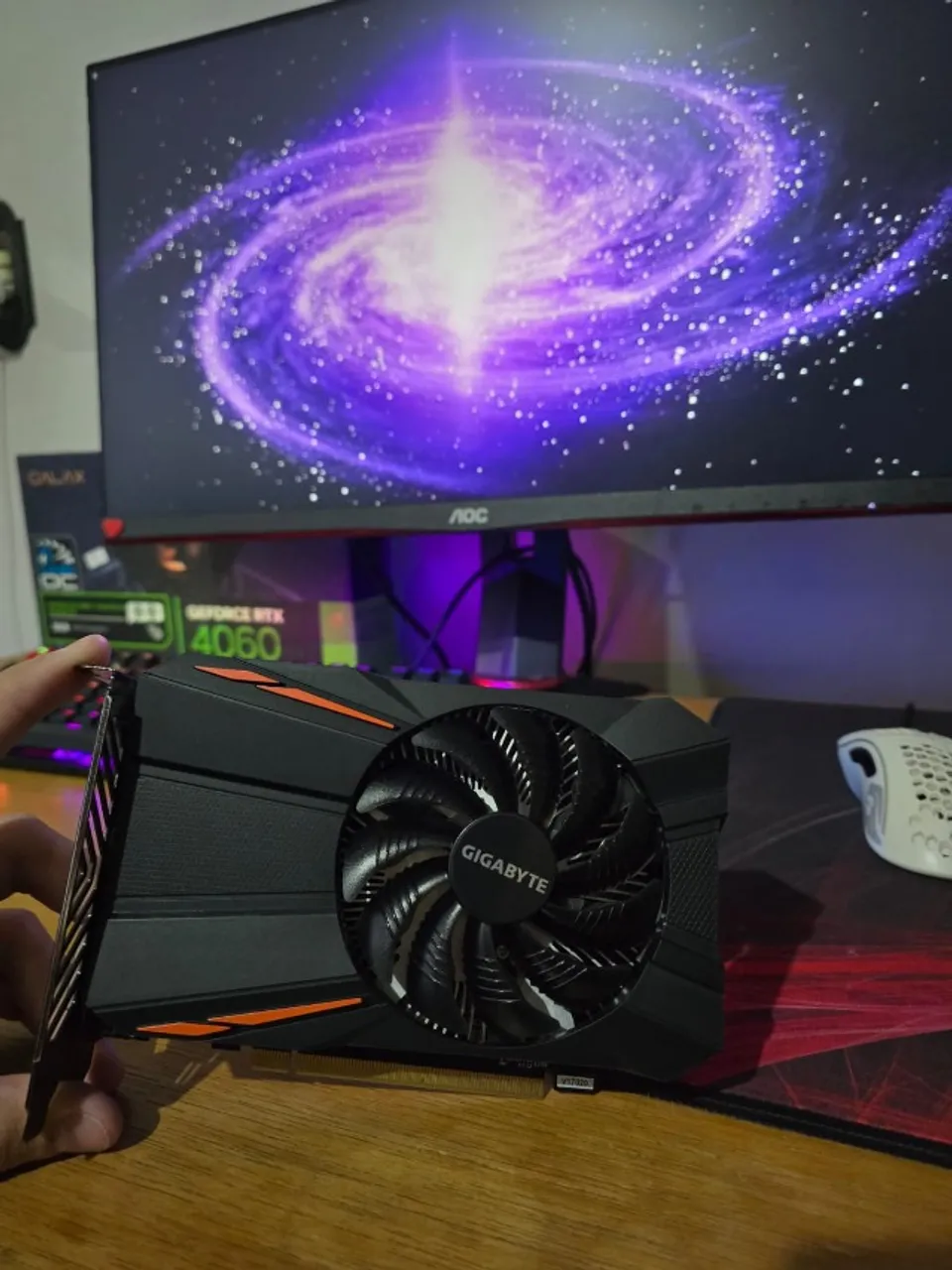 Placa de Vídeo RX 550 2GB GIGABYTE - funcionando 100%