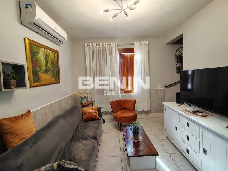 Venda de Sobrado em Canoas-RS, bairro São José com 119.9m² Área Const. e 150m² Área Terren