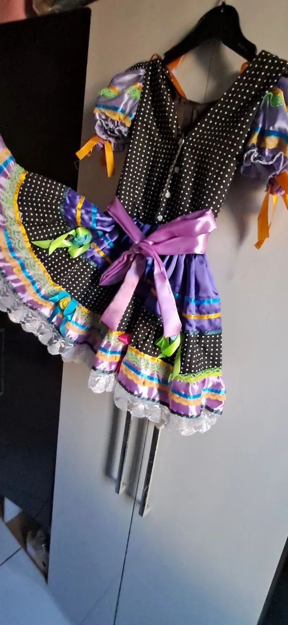 Vestido colorido e vibrante para festas - Foto 3