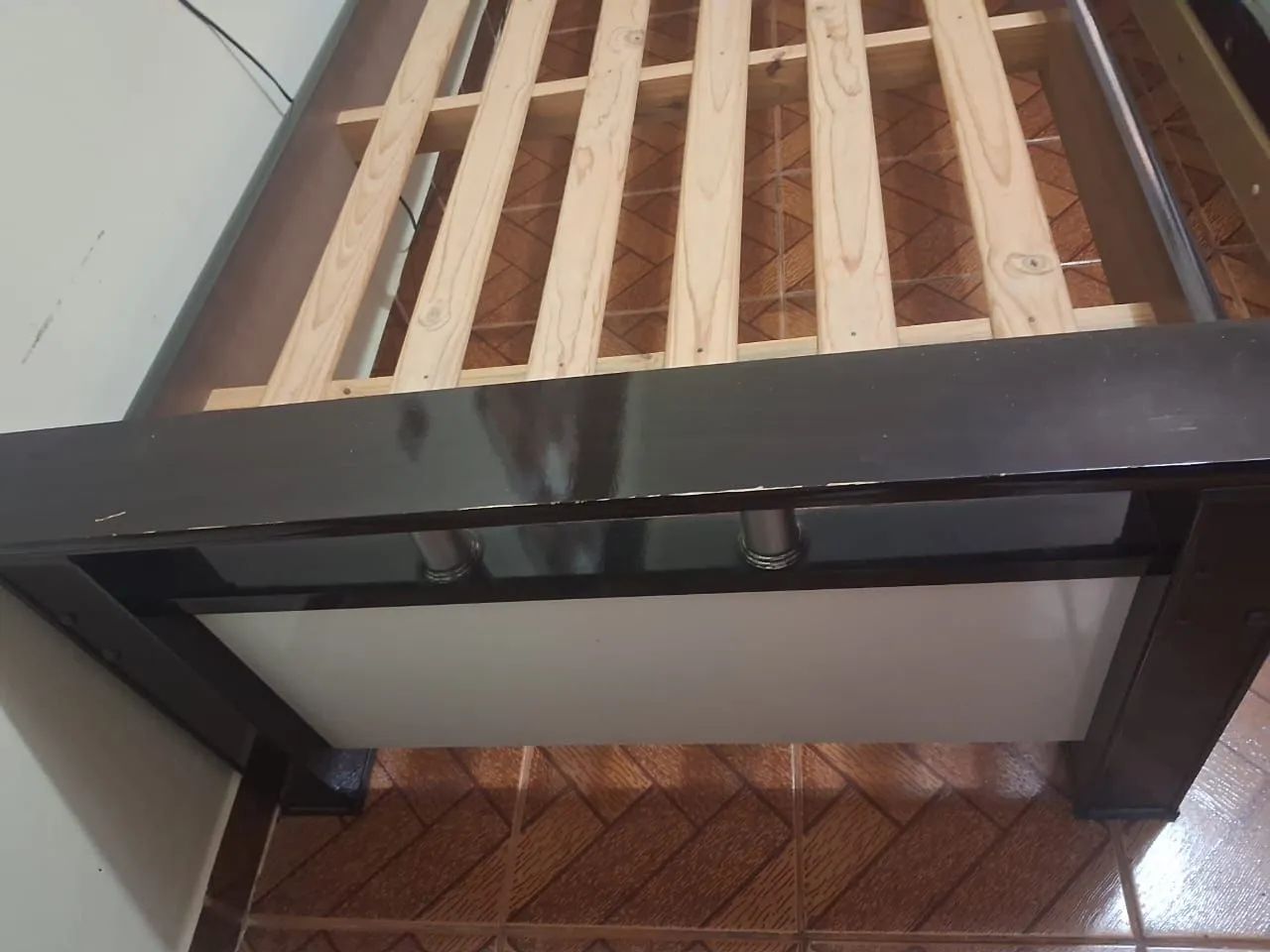 Vende-se Cama de Solteiro em ótimo estado de conservação. - Foto 4