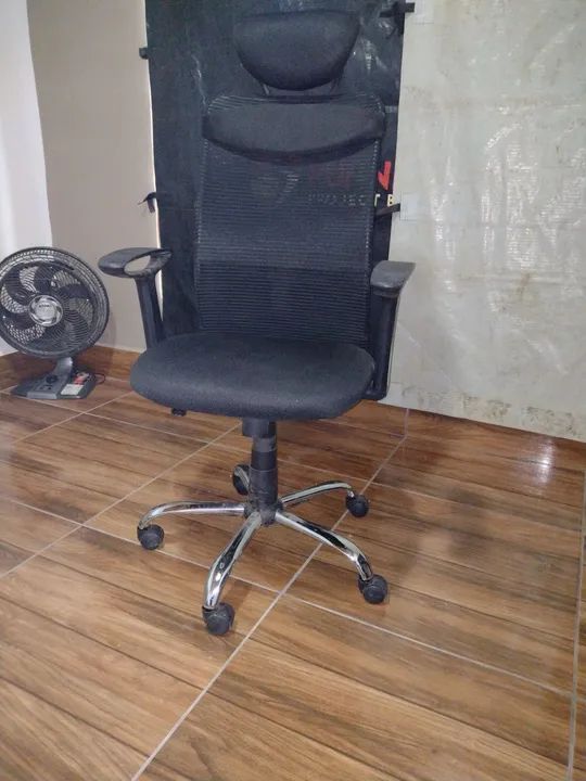 Cadeira de Escritório Giratória com Rodinhas - Foto 2