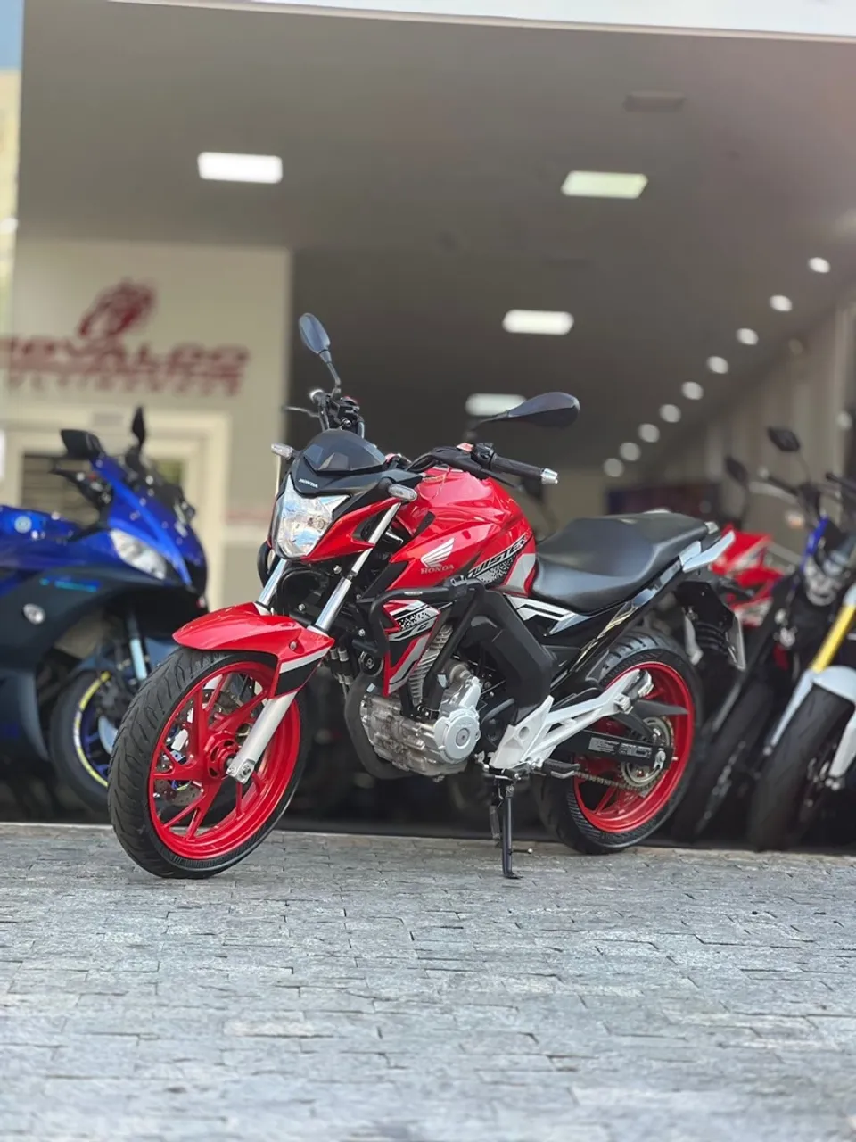 Honda CB 250 Twister 2021