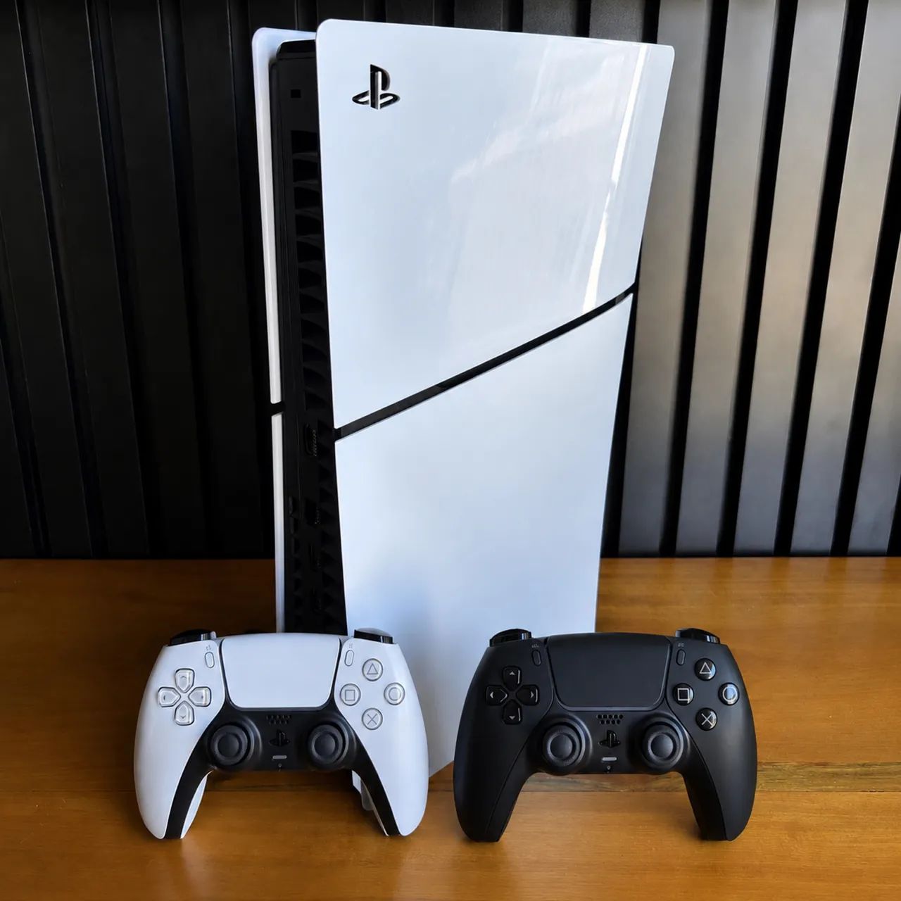 PS5 Slim Digital + 2 Controles