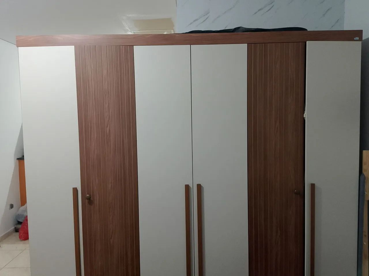 Guarda roupa 6 portas 