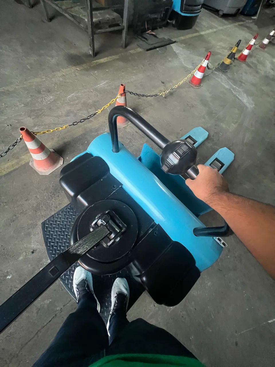 Transpaleteira Elétrica TE25  - Foto 2