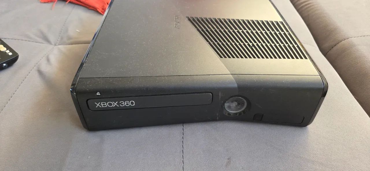 Xbox 360 Slim com Defeitos 