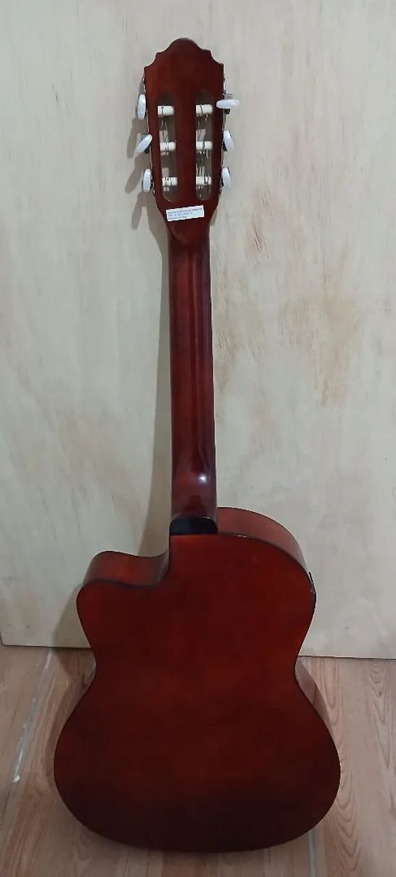 Vendo um violão