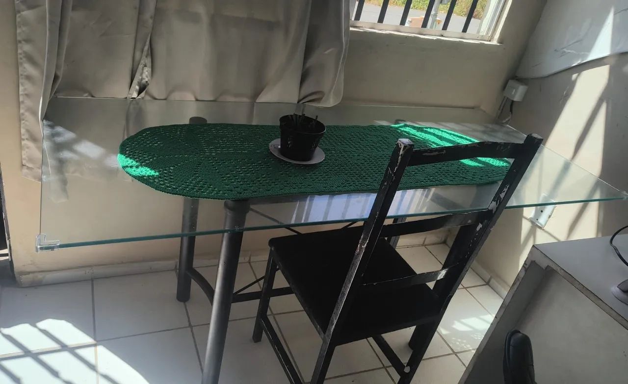 Mesa vidro 4 cadeiras - Foto 3